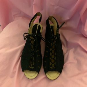 **MOVING SALE, MAKE OFFER** Black suede heels